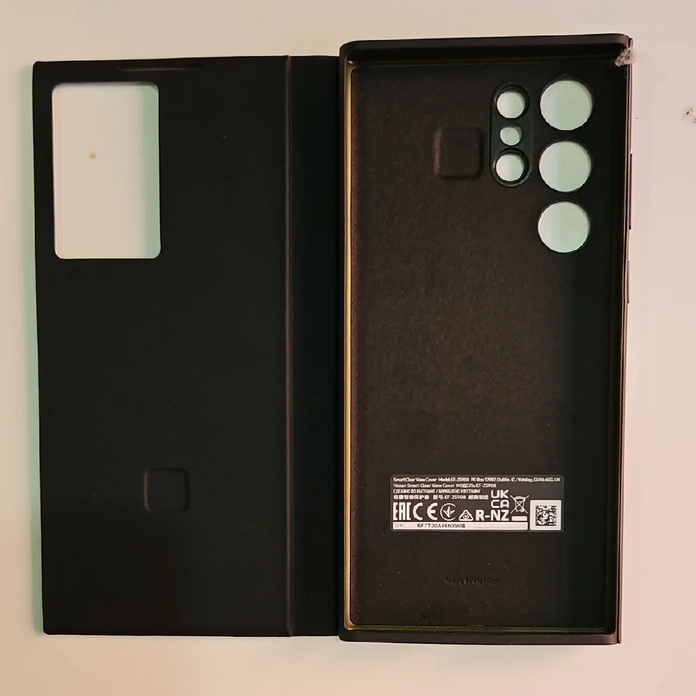 Samsung S-View Flip Cover - Classic White